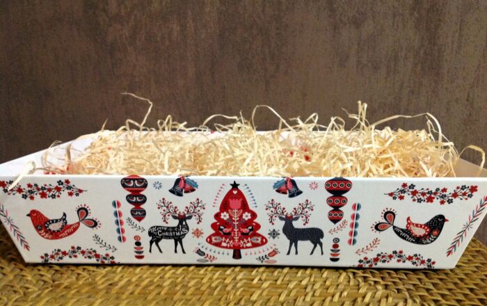 Corbeille carton "Noël Scandinave" à personnaliser pour un cadeau sur-mesure