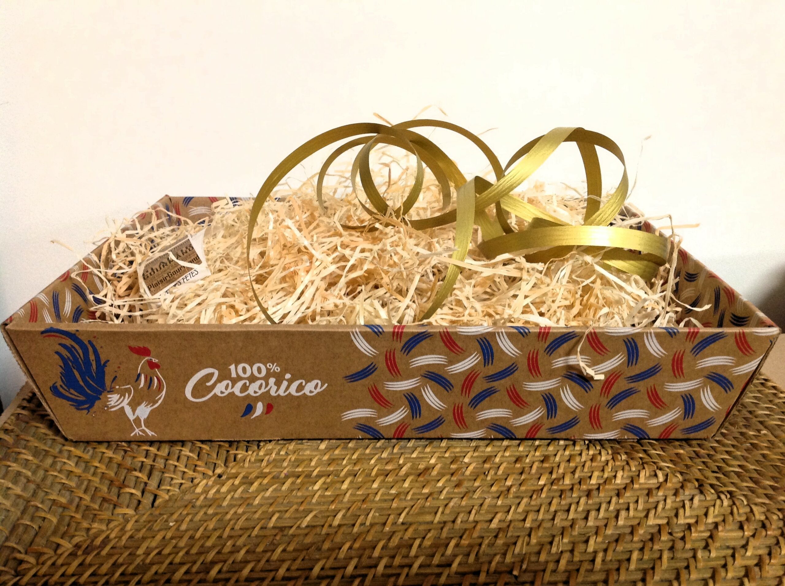 Coffret corbeille carton cocorico à personnaliser pour un cadeau