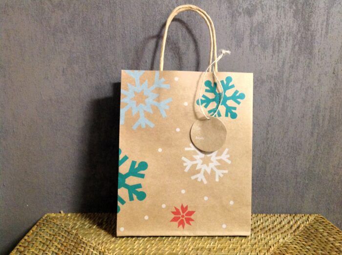 Sac kraft "cadeaux de Noël" flocons