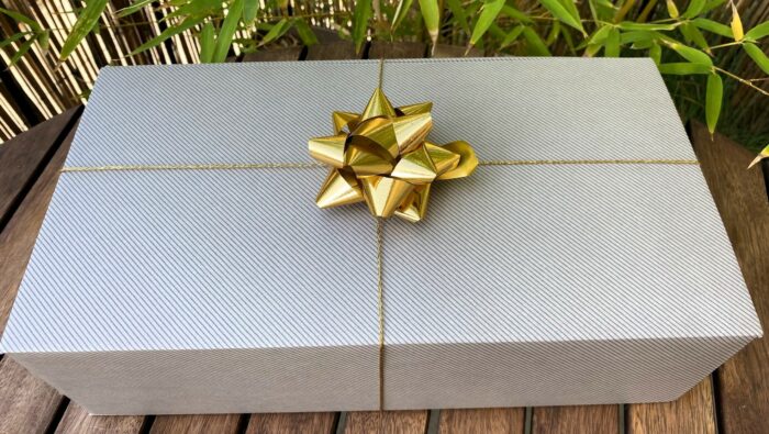 Coffret cadeau grand format à personnaliser "rayures grises" pour un cadeau sur-mesure – Image 2